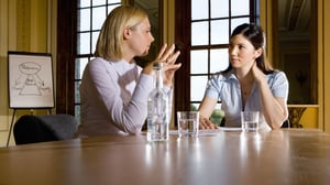 businesswoman-and-colleague_1920x1080