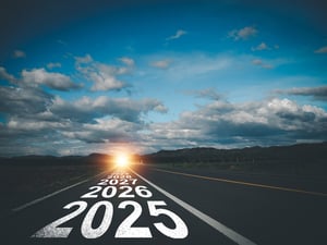 Straße 2025 bis 2032 Neujahrs-Richtungskonzept iStock-2155672333
