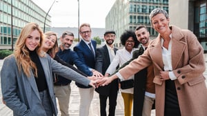 large-group-of business-people-standing_1920x1080
