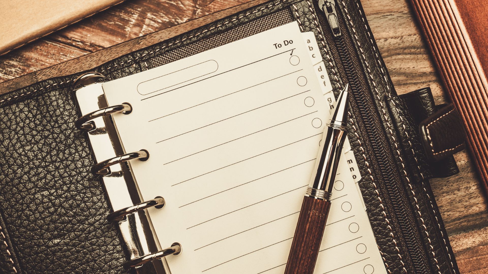 pen-and-empty-to-do-list_1920x1080